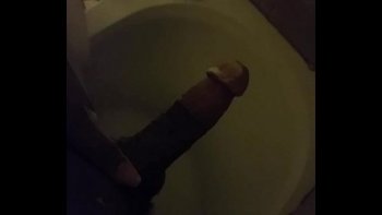 Молодая красотка села на хуй шведской массажистки и говорит что она ему нравится