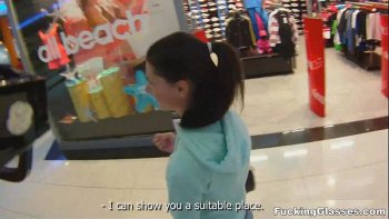 Трахнул местную красотку