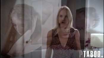 Предложила пройти в комнату