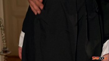 Белокурой секретарше надоело вести себя подобно монахине и в зрелом возрасте дамочка пустилась во