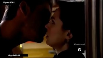 Нездешние русские эксперты примеряют модные шорты и клипсы