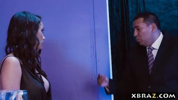 Красотки реально трахаются и балуются спермой партнеров