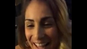 Её пухлый ротик создан для томных поцелуев и жаркого минета