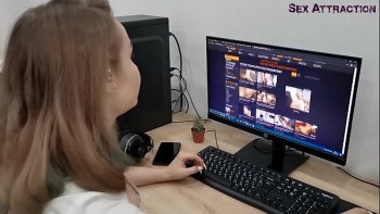 Кончают в нее под конец