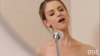 Грудастая красавица Стелла Кокс и представить не могла