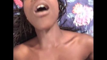 Пососала черный хуй со вкусом итальянского шоколада