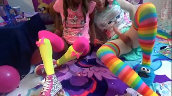 Анальное порево с белокурой немкой в латексе на столе