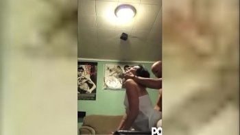 Мужчина с бородой соблазнил соседку