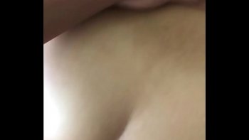 Оральный секс в машине от безлиственной поганки