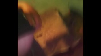 Молодые худенькие лесбиянки по очереди вылизывают киски перед тем