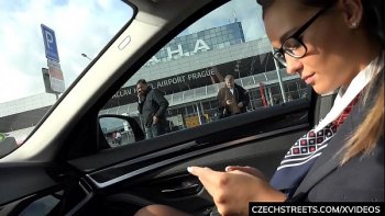 Поеблась с парнем на улице