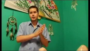 Как её молодой племенник мастурбирует на нее