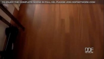 Засунул яйца в жопу бабе